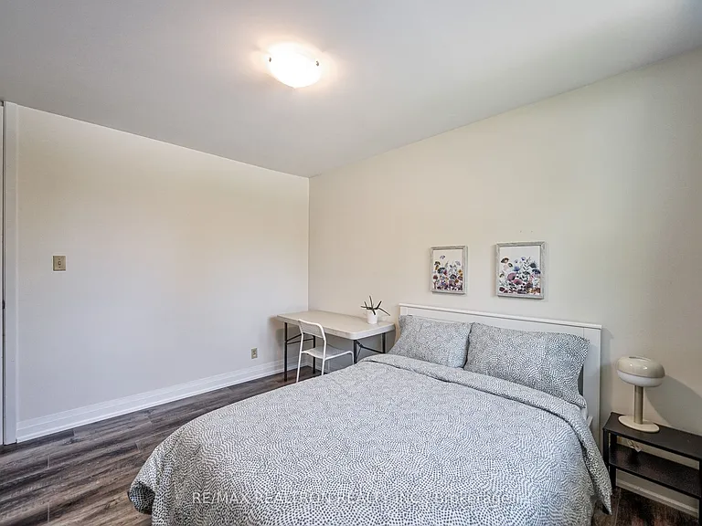 50 Axsmith Cres — Photo 25