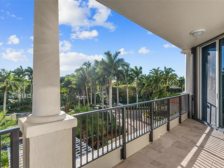 13621 Deering Bay Dr #304 — Photo 31