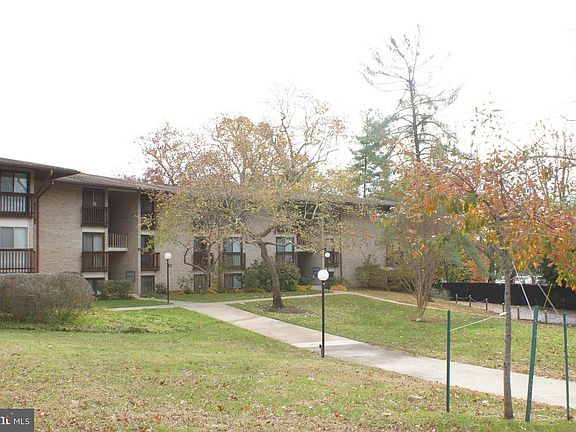 3rd image of 756 Fairview Ave APT B