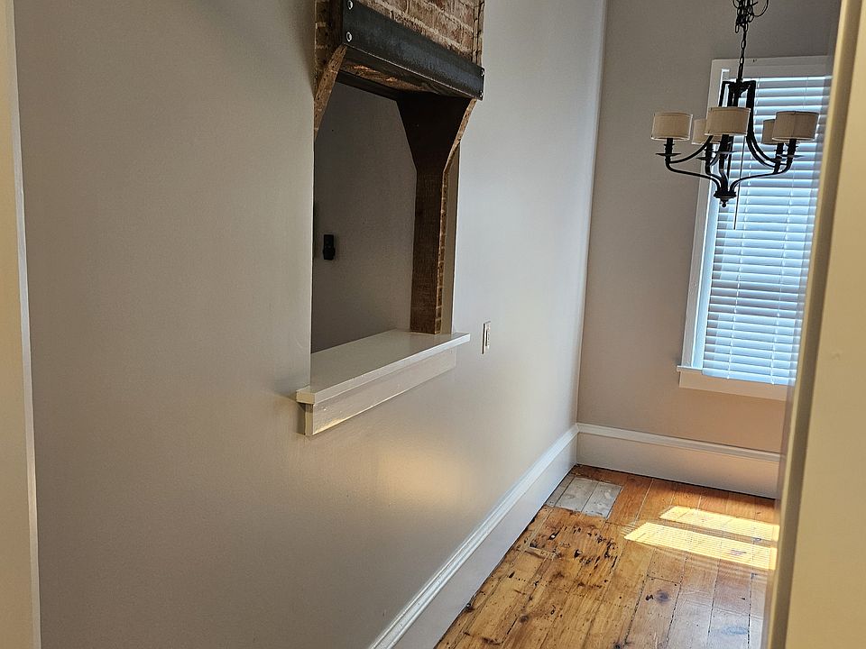 Kitchen entrance and eating area