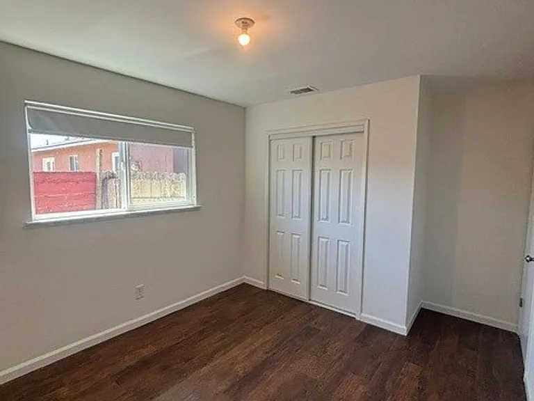 1201 Russ Ct — Photo 7