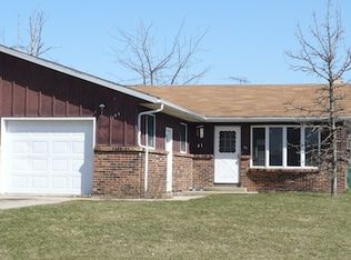 194 S Halwood St, Cortland, IL 60112