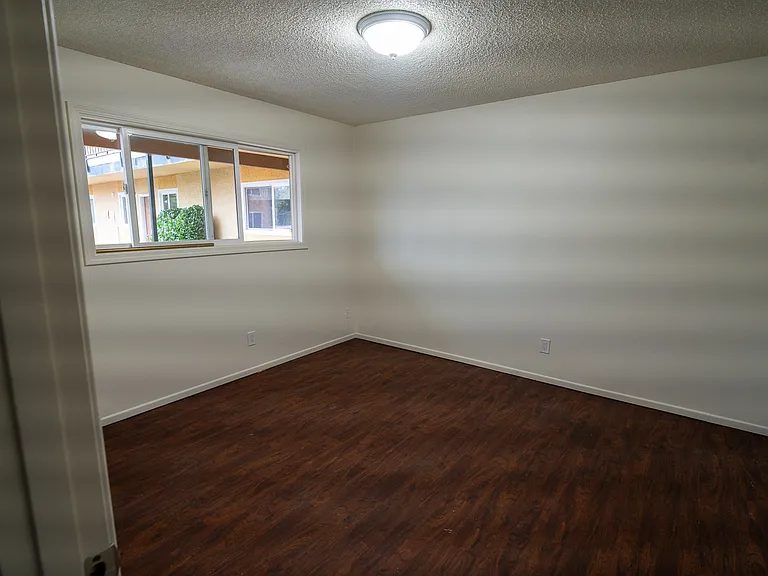 4545 SE Ina Ave #8 — Photo 4