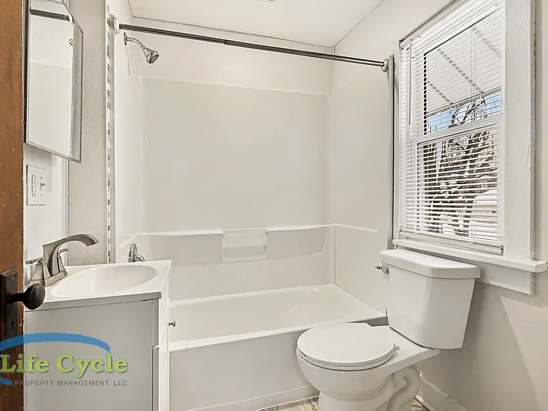 507 Eastern Ave NE #2 — Photo 10