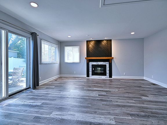 3rd image of 129 Springleaf Dr