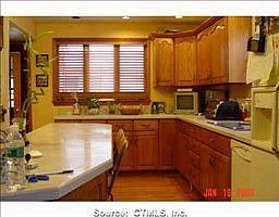 4th image of 76 Stuyvesant Ave