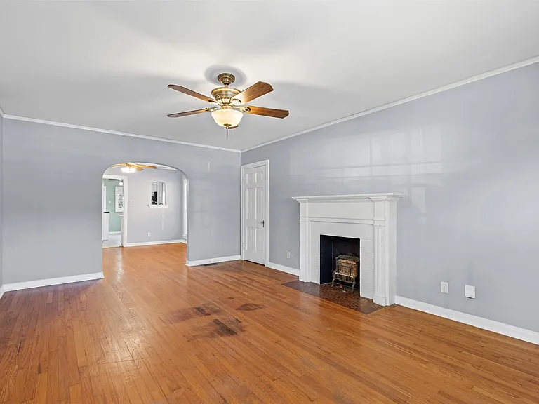 5834 Goodwin Ave — Photo 7