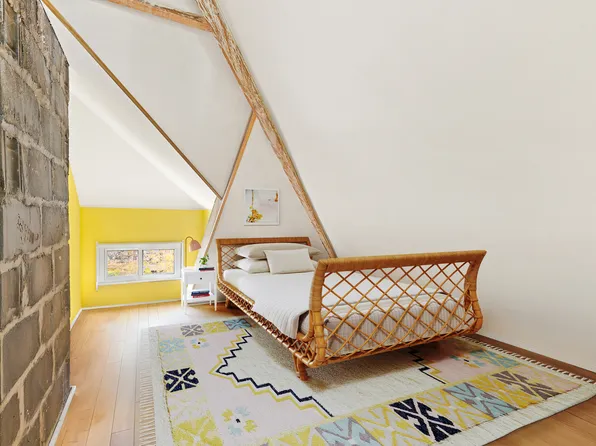 1616 Brooklyn Avenue image 9 of 12