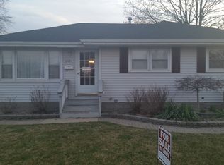 9424 Oday Dr, Highland, IN 46322