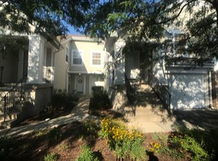 2272 Scott Ln, Aurora, IL 60502