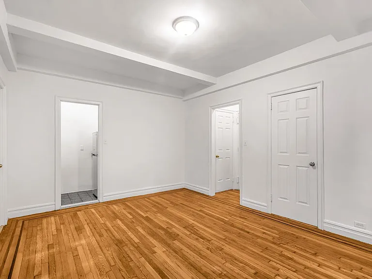 208 W 23rd St #1008 — Photo 5