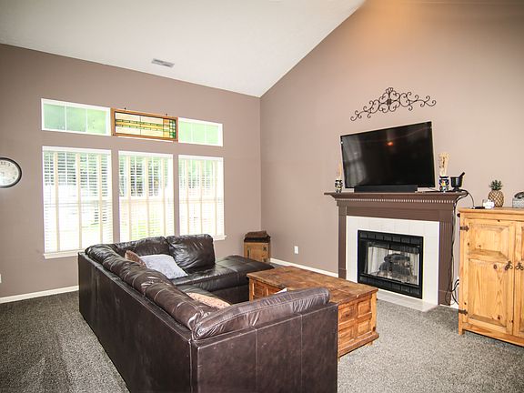4th image of 6939 Thousand Oaks Ln