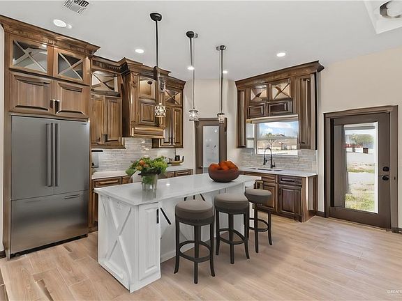 3rd image of 3705 Brook Dr
