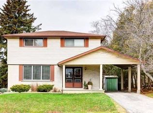 10 Rochelle Cres, Toronto, ON M2J1Y4