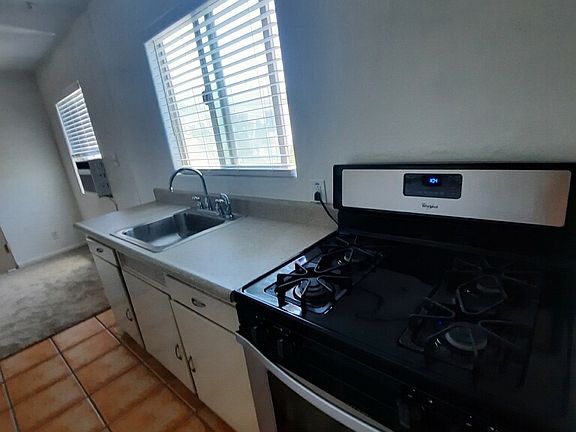 4th image of 4159 1/2 Adams Ave #1A
