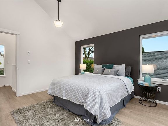 5th image of 411 B NE 80th Street