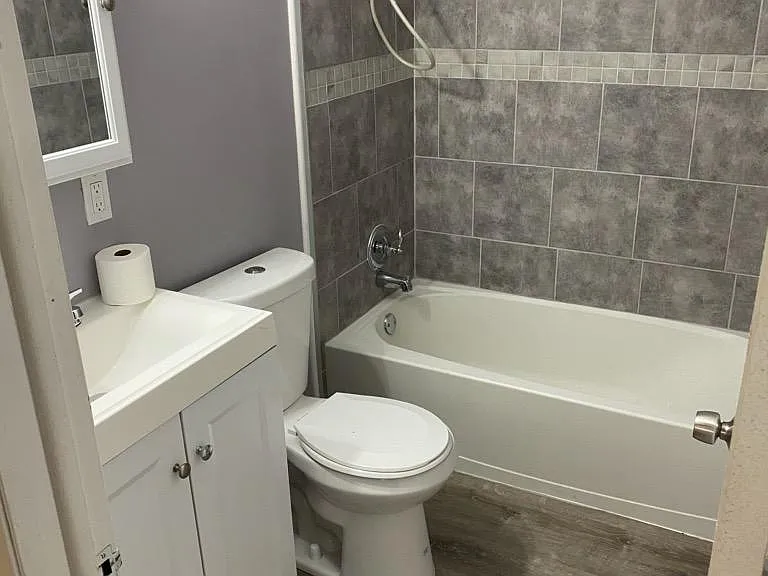 714 Cameron Ave — Photo 4