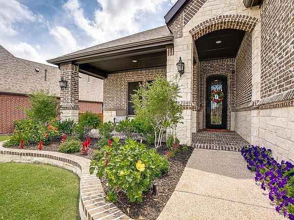 2nd image of 805 Lazy Brooke Dr