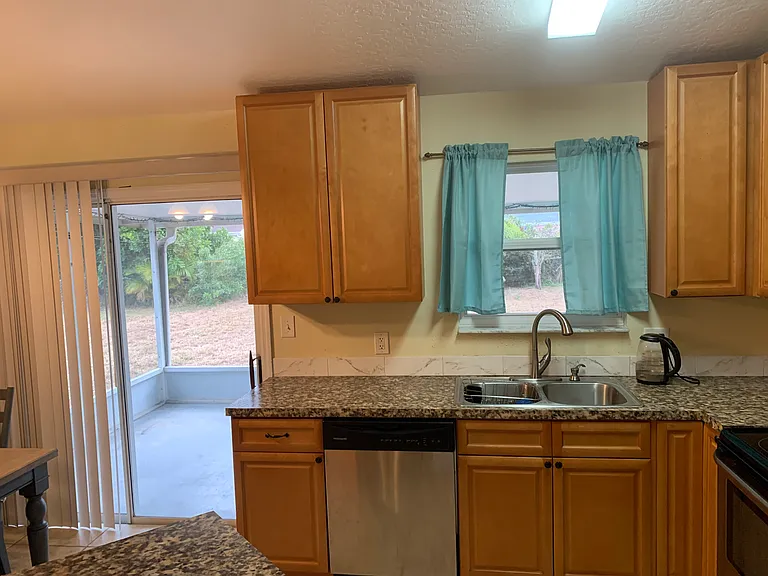 761 Azure Ave NE — Photo 3