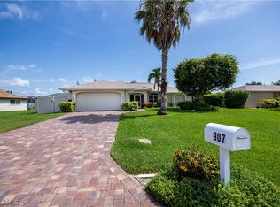 907 SE 19th Ln, Cape Coral, FL 33990