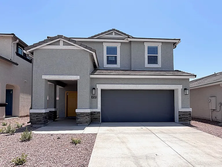 2055 W Sheridan Ave — Photo 1