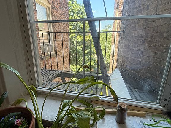 3rd image of 194 Court St APT 7