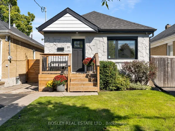 29 Blakley Ave, Toronto, ON M6N 3Y4