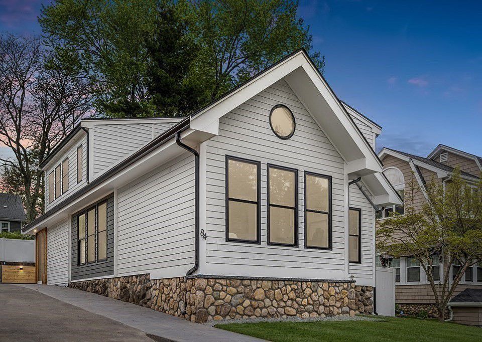 1st image of 84 School St