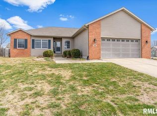 416 Fox Glove Crst, Chatham, IL 62629