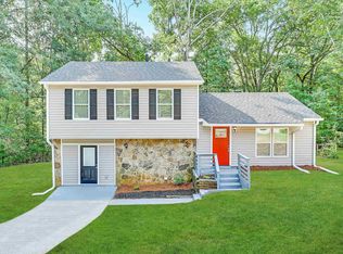 676 Fairforest Ct, Stone Mountain, GA 30088