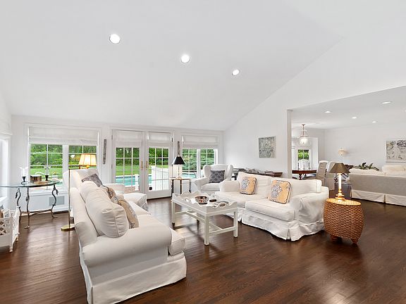 3rd image of 64 Bayfield Ln