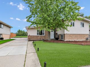 135 Westwood Dr, Park Forest, IL 60466