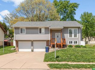 2612 Ponderosa Dr, Bellevue, NE 68123