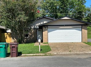 13 Seville Dr, North Little Rock, AR 72120