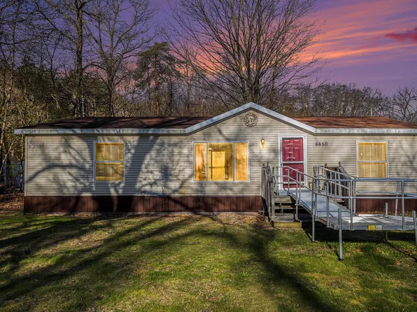 6650 S Boulter Rd, Shelbyville, MI 49344