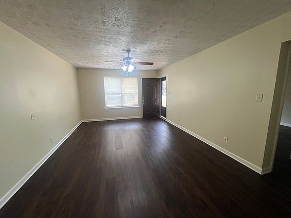 4th image of 3065 Sarah Lou Dr