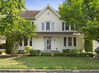 8 Legendary Cir, Port Chester, NY 10573