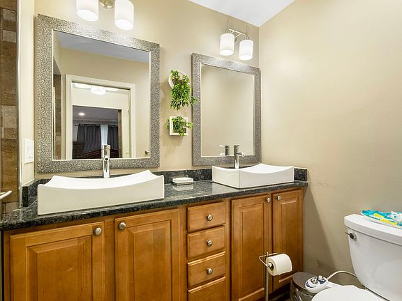5th image of 4597 Laurel Club Cir #1
