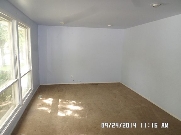 4th image of 332 Tee Ln
