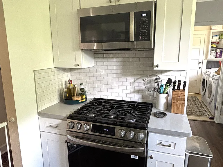 429 E Bellevue Ave — Photo 16
