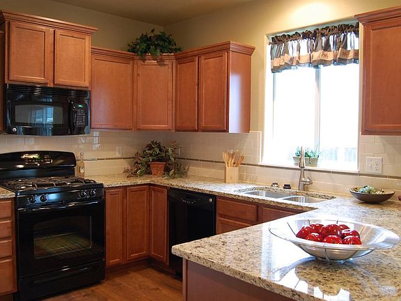 2nd image of 717 NE Redwood Ct #129