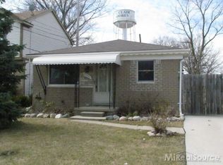 32321 Robeson St, Saint clair shores, MI