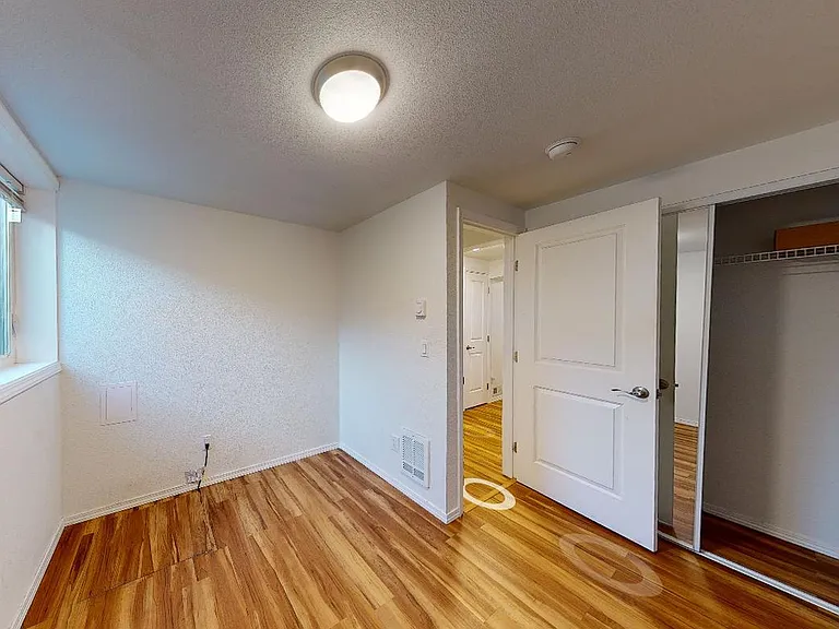 2808 E Spring St — Photo 6