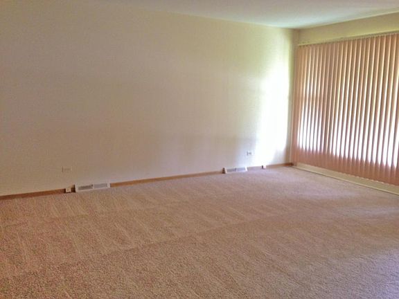 3rd image of 2551 Parkwood Ln