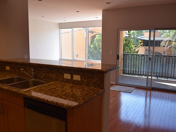 4th image of 4821 Bakman Ave Unit 201