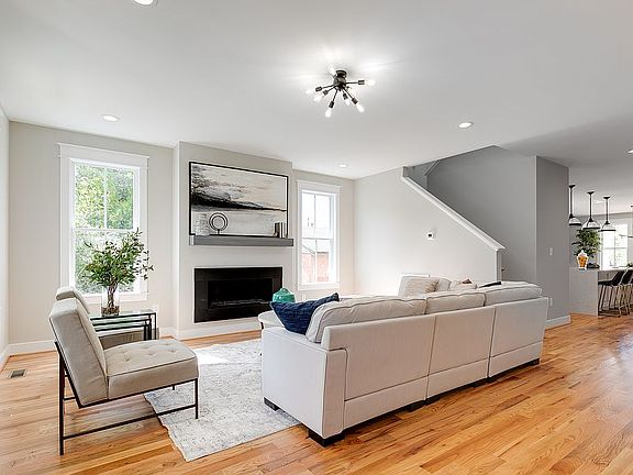 3rd image of 962 Pink St