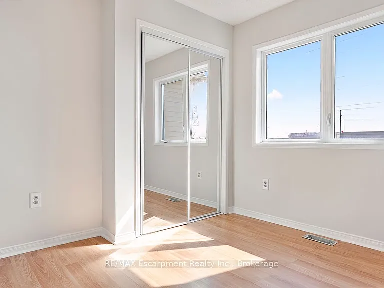 4832 Capri Cres — Photo 25