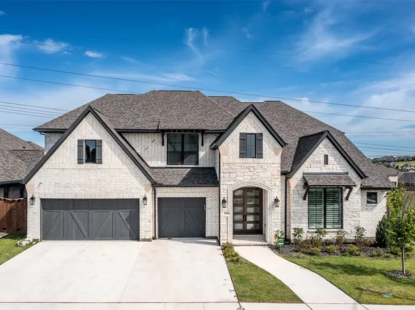 10456 Gray Hills Dr, Fort Worth, TX 76126