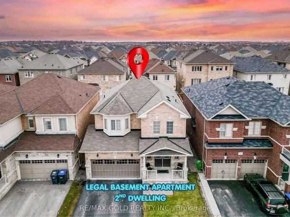 14 Lloyd Cres, Brampton, ON L7A 4J5