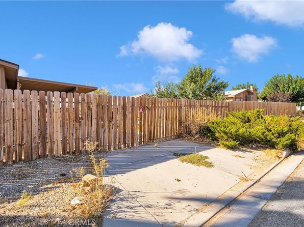 18870 Dogwood Ct, Adelanto, CA 92301